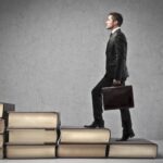 What are advanced diploma management courses?